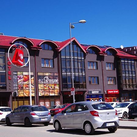 Hotel Oxigen 彼得罗沙尼 外观 照片