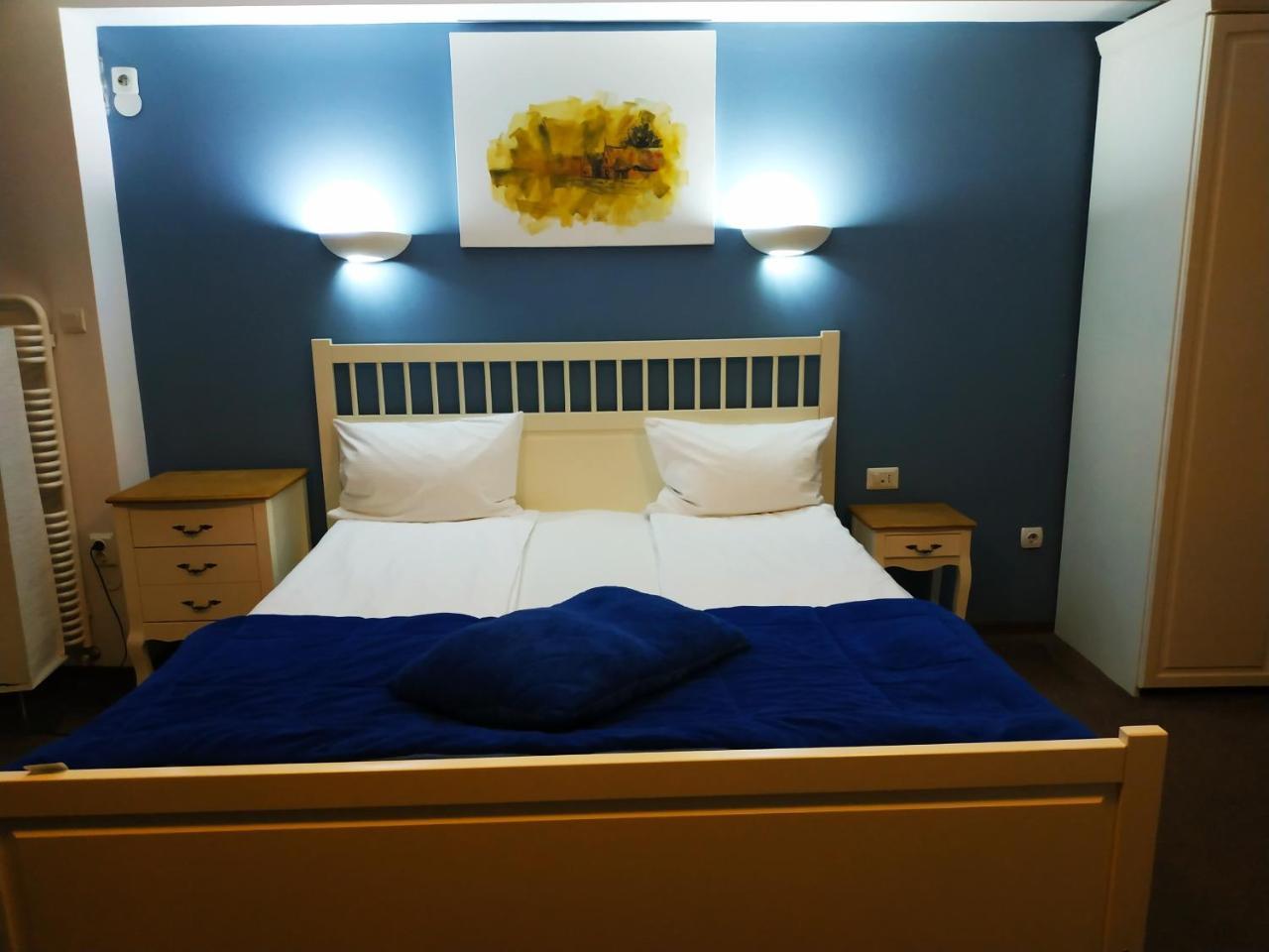 Hotel Oxigen 彼得罗沙尼 外观 照片